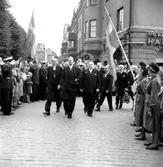 Gustaf VI Adolf, f. 11 november 1882, d. 15 september 1973, 
Sveriges kung från 1950, son till Gustaf V och drottning Victoria.