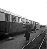 Skara. Järnvägen. Järnvägsstationen med stinsen Lars Nattberg 1950-talet.