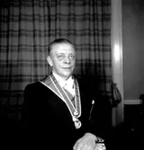 Skara. Svarta Örnen, Torsten Lindén, urmakare.