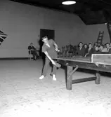 Skara. Bordtennis; Engelska BT-spelare gästar Skara BTK 22/1 1953.

Skara Bordtennisklubb