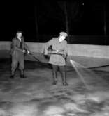 Skara. Hockeybanan på Skaravallen iordningställes 1955.