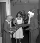 Skara. 
Viktoriagården. 
Jultomte 24/12 1961.