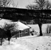 Sven Kristianssons villa i Öglunda vintern 1964.