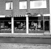 Skara. Magnussons Radio och TV 1964.