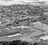 Skara. SKLS, flygfoto 15/7 1966.

SKLS= Skaraborgs läns Slaktdjursförsäljnings Förening.