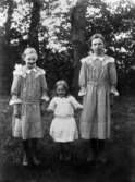 Hilda Östs barn: Greta Ström, Karin Rydberg och Astrid Tilander.