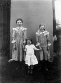 Hilda Ströms barn: Astrid Tilander, Karin Rydberg och Greta Ström.