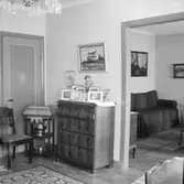 Hemma hos plåtslagarmästare Karl Grönlund. 
1962.
Heminteriör.