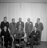 Svarta Örns Orden, Skara.
Styrelsen 1956. 
Stående från vänster:
Rolf Qvist, Gottleib Reibäck, Henry Jönsson, Sven Nyman, Ernst Johansson. 
Sittande från vänster:
Sven Andersson, Fritz Bergsten, 
Nils Stenermark.