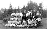 Ryda Syförening 1915.
Övre raden fr.v:
1. Maria Fahlgren
2. Anna Fahlgren
3. Hilda Andersson
4. Olga på Hagen
5. Äkra-Karlas ?
6. Hanna Pettersson
7. Hanna Larsson
8. Hilda Bäckman
9. Matilda Svensson
Mellanraden:
1. Hanna Larsson
2. Stökes
3. Rut Johansson
4. Johanna Pettersson
5. Nanna Berger
6. Anna Bergendahl
7. Amanda Tengelin
Nedre raden:
1. Anna Ryman
2. Ester Leverin
3. Greta Thorén
4. Rut Fogel
5. Signe Gustafsson
6. Ester Nilsson