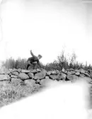 Exteriör.
Obestämbart.

Fotograf:
Ellen Kock? Axel Lundbäck m.fl.
Gullspångssamlingen.
Bilder från Gullspång med omnejd.