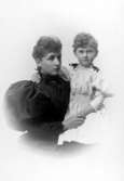 Selma Anna Ulrika Monthan 
Född 1862 i Stockholm med dottern
Sonja Margit, född 1890 i Stockholm.

Familjen bodde år 1890 i Skara.
Fadern var 2:dre stadsläkare o hette
Anders Herman Christensson.
Född 1859 i Asmundtorps sn, Skåne