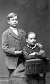 Dir. Hjerstedts barn Oskar och Maria.