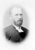 Kyrkoherde Landahl, förut komminister i Öglunda.

Charlotte Hermanson, f. 1852, drev fotoateljé på Torggatan 47 i Skara under åren 1885-1916. Filial i Lundsbrunn.