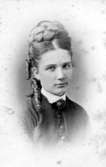 Fröken Ida Lindström Skövde foto 1870-talet.

Emilie Lindskog drev fotoateljé i Borås.