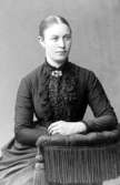 Fru Hedda Modin född Tysk.

Charlotte Hermanson, f. 1852, drev fotoateljé på Torggatan 47 i Skara under åren 1885-1916. Filial i Lundsbrunn.