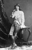 Norrie, Anna, f. Pettersson, 1860-1957, sångerska. 
N. gjorde tidigt succé som operettartist och blev genren trogen; ett ofta upprepat glansnummer var titelrollen i 