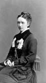 Professorskan Clara Walberg född Olde.

Fotografiet ingår i en samling visitkort skänkta av Fröken Anna Drakenberg.