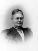Fröken Clara Wallmark, Skara.

Charlotte Hermanson, f. 1852, drev fotoateljé på Torggatan 47 i Skara under åren 1885-1916. Filial i Lundsbrunn.