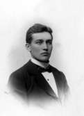 Anders Em. Örne.

Charlotte Hermanson, f. 1852, drev fotoateljé på Torggatan 47 i Skara under åren 1885-1916. Filial i Lundsbrunn.
