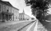 Lidköping. Hamngatan med Nya Rådhuset.