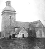 Österplana sn. 
Österplana gamla kyrka från sydväst.