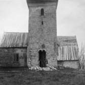 Österplana sn. 
Österplana gamla kyrka från väster.