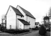 Götene sn. 
Kyrkan, exteriör från nordost.

Fototid: 18/11 1963.