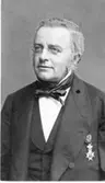 Professor Nils Edvard Forssell
Född 1821 31/8 i Västanfors
Död 1883 5/6 i Carlsbad.
Föreståndare vid Veterinärinrättningen i Skara. 
Make till Maria (f. Torin). 
Far till Bror, Tekla och Emma Walter