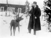 Gustaf de Frumerie vid Borgen.

Agnes de Frumeries samling, Danderyd.