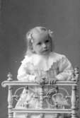 Brita Reutercrona, dotter till Ingenjör Arvid Reutercrona och hans maka, född Nilsson.
Arvid Reutercrona född 1874 i Tjällmo bodde 1900 i Alby fabrikssamhälle o var då ogift.
