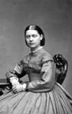 Emma Schenson, 1827-1913, fotograf och landskapmålare. Var en av de första kvinnorna i fotobranschen. Drev fotoateljé på Östra Ågatan 25 i Uppsala.