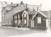 Norra Långgatan 78. Bilden tagen 1967, innan husen renoverades.
Kv Repslagaren  f.v. 5-4-3-2-1.