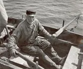 Karl Pettersson, 80-årig fiskare och skeppare. Äventyrlig levnad.
Foto:Nils J Nilsson 351/48