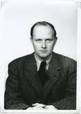 Doktor Tore Danheim

Foto 1949-06-08