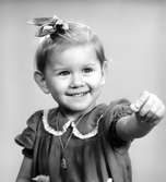 Flickan Öberg. Foto i november 1957.
(Fru Astrid Öberg)

