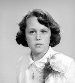 Konfirmanden Aina Jansson. Foto i maj 1950.
