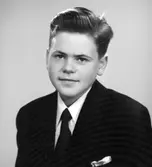 Konfirmanden Roland Halling. Foto i maj 1950.
