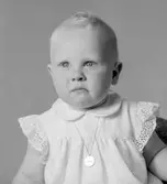 Flickan Hillbom, Skärplinge.
(Gördis Hillbom, Skärplinge)


