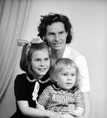 Fru Svensson. Foto i oktober 1945.
