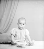 Spädbarnet, Åkerberg, oktober 1944.