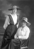 Gerda Karlsson. Badhusterassen
