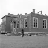 Nyvalls skola rives i Bomhus, oktober 1961.