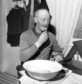 Olof Axel Vahlund, 84 år. Bomhus Januari 1967.