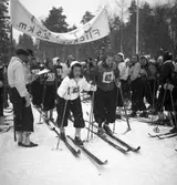 Skolungdomens skidtävlingar.  1941