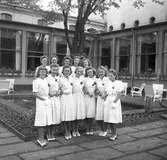 Real i Borgarskolan och Handelsskolan.
Avgångsklasserna i Flickskolan.
1941