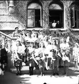 Real i Borgarskolan och Handelsskolan.
Avgångsklasserna i Flickskolan. 1941