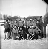 Bandy juniorerna, HUGE, SKUTSKÄR och SBK SANDVIKEN på
Strömvallen 1942.