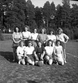 Damlag i fotboll i Strömsbro. 1942