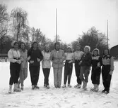 Lise-Lott Landtech,  Britta Råhlén.

Gävleflickorna 1947